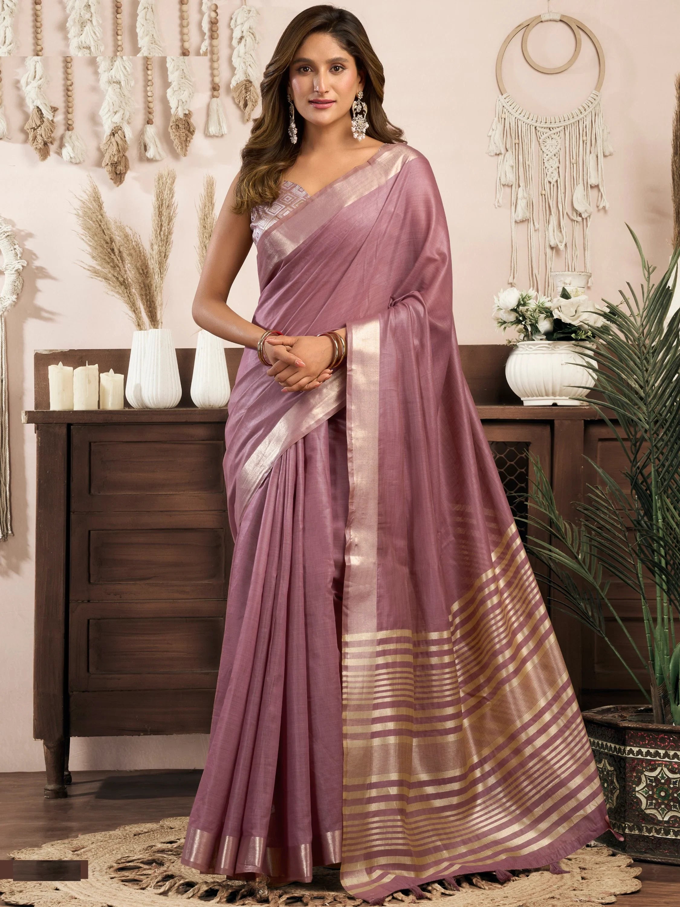 Mesmerizing Mauve Zari Weaving Cotton Saree With Blouse