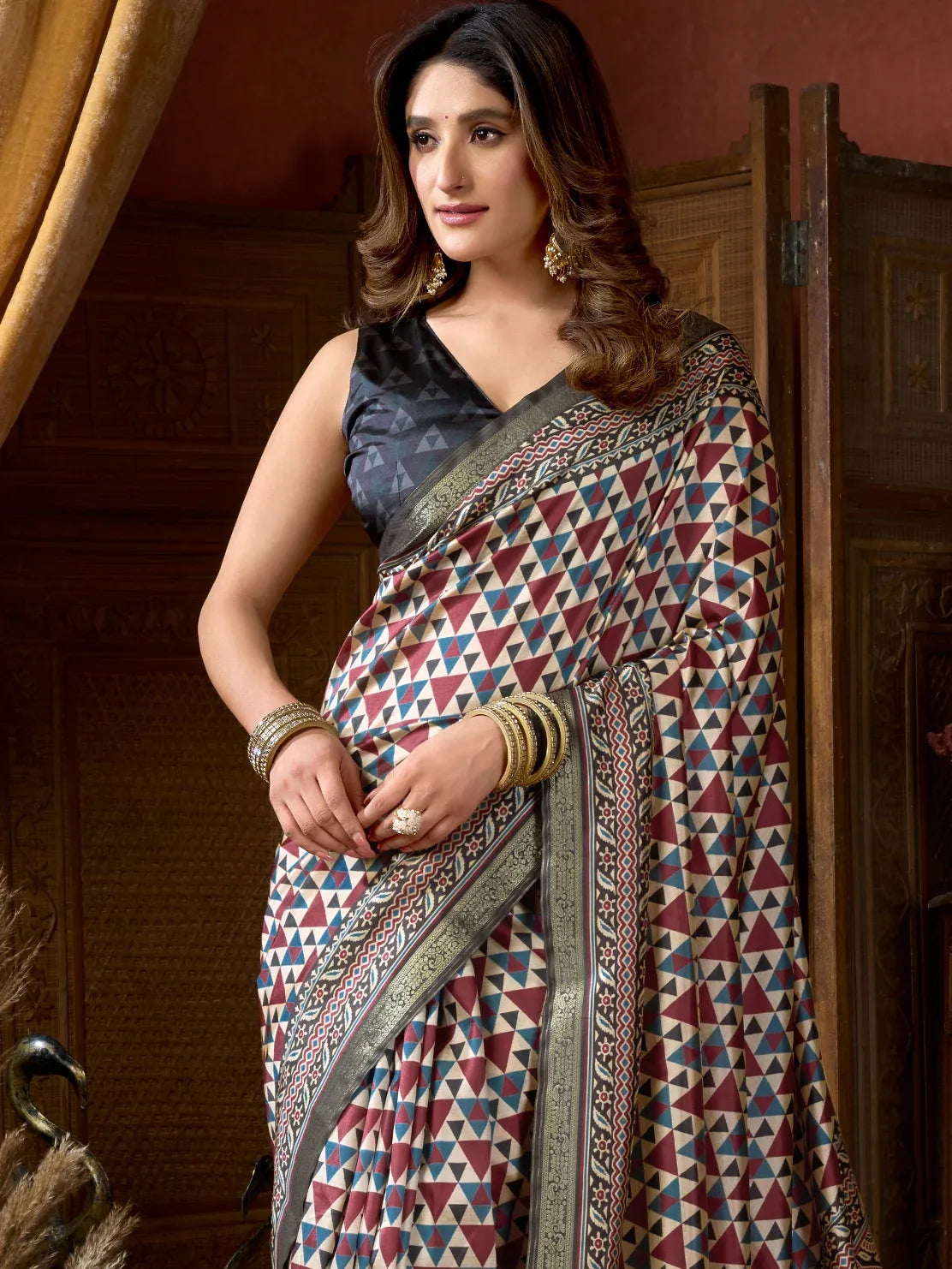 Magnificent Cream Digital Printed Silk Traditional Saree With Blouse
