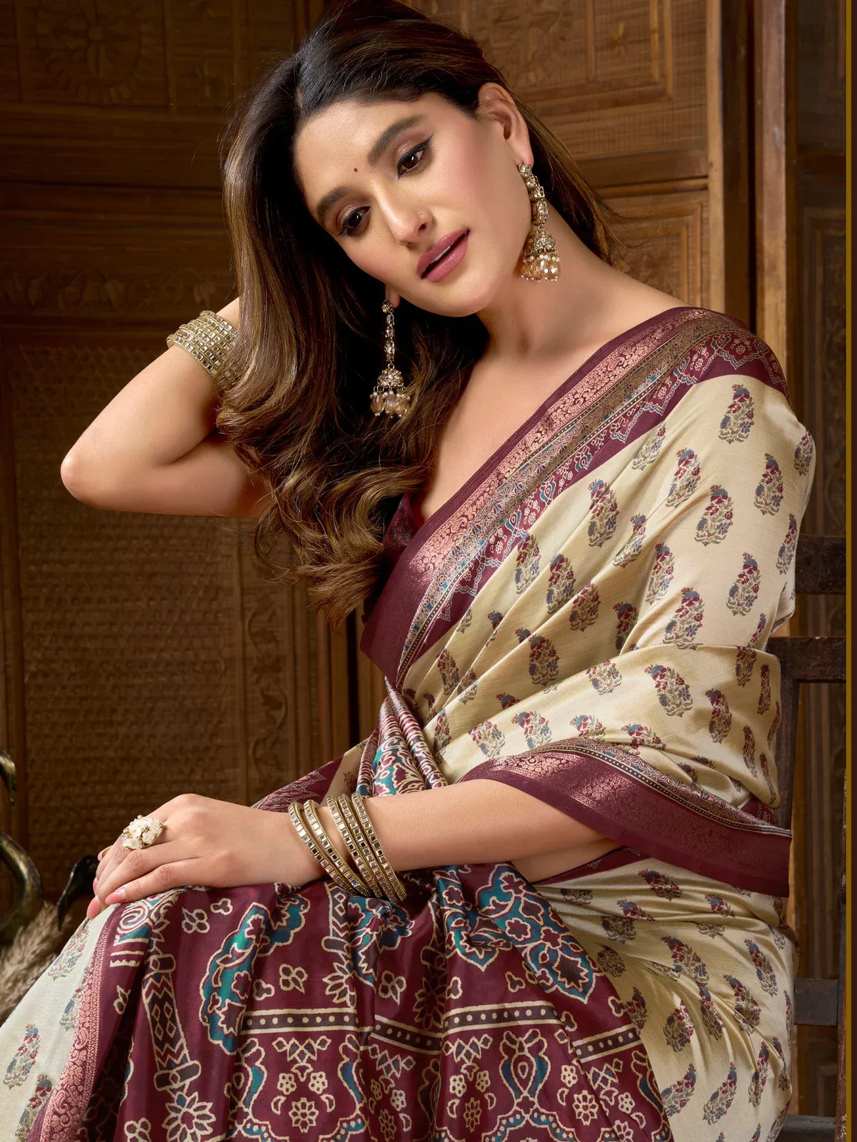 Splendid Cream Floral Printed Silk Marriage Wear Saree With Blouse