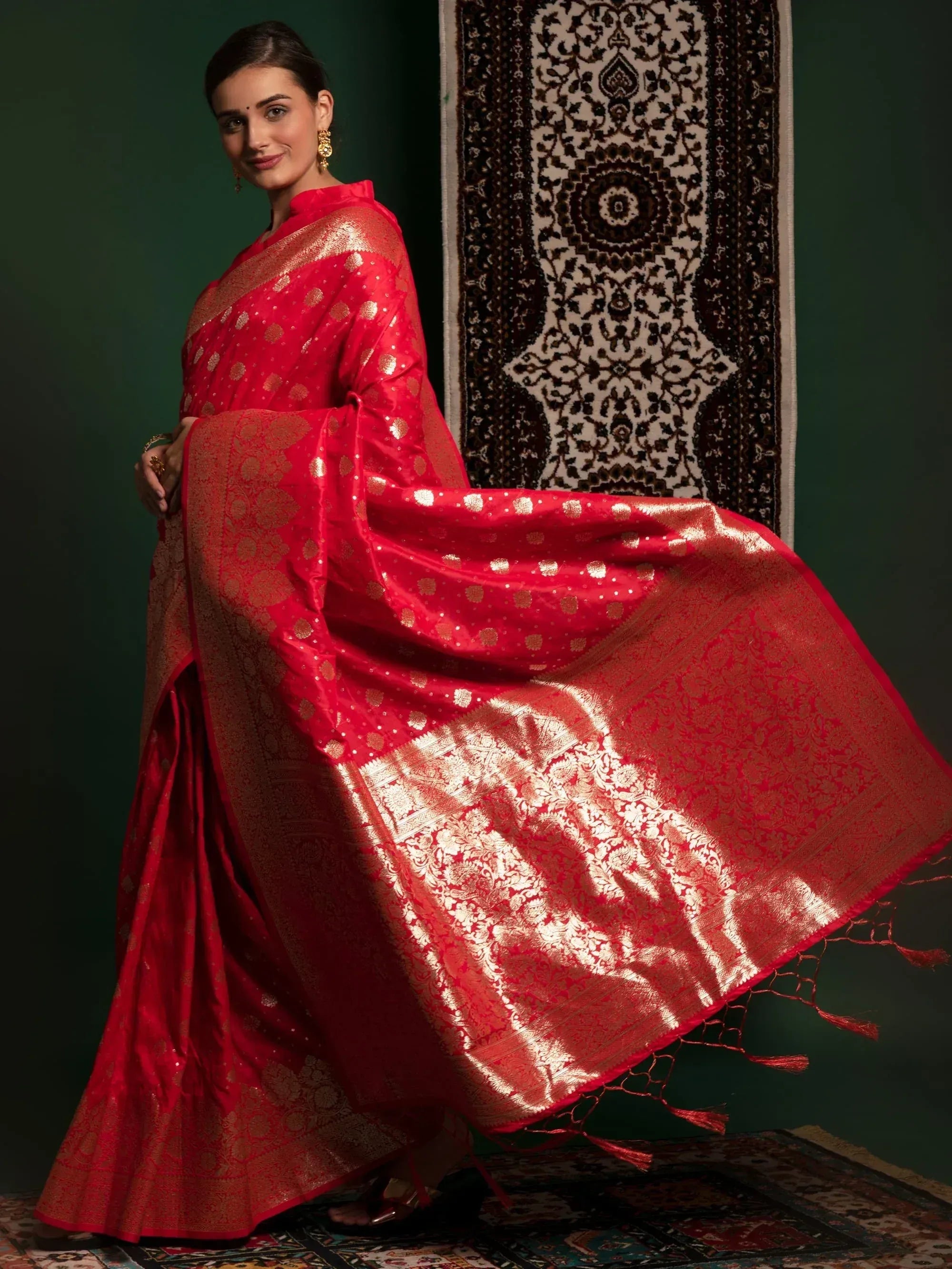 Captivating Red Zari Weaving Silk Wedding Wear Saree With Blouse