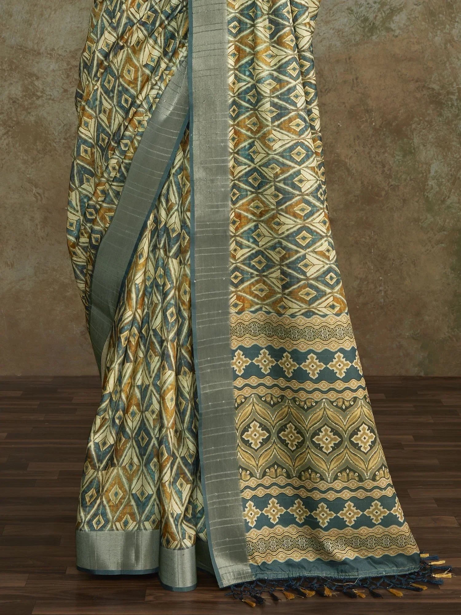 Awesome Cream Digital Printed Silk Traditional Saree With Blouse