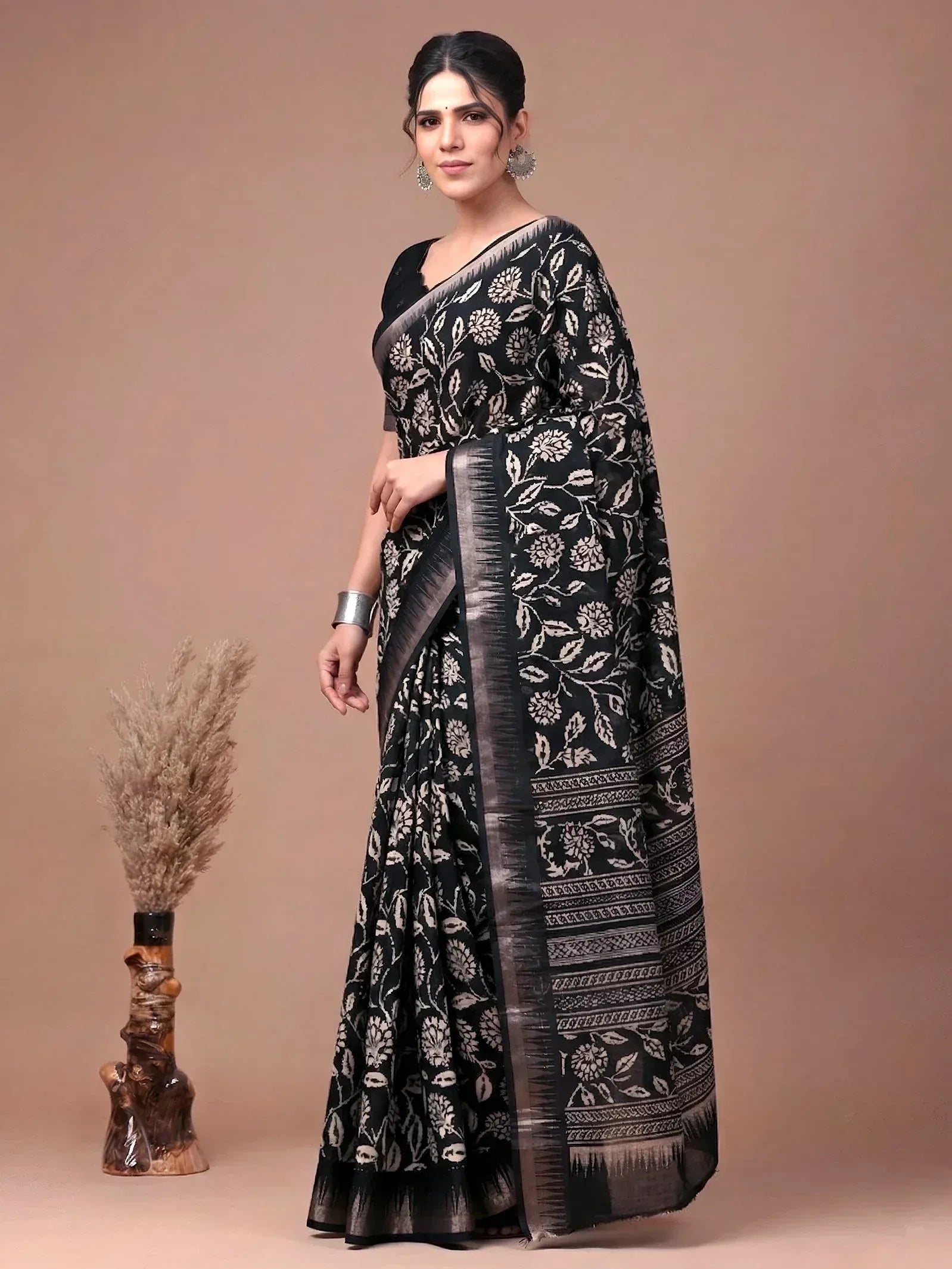 Graceful Black Zari Border Silk Daily Wear Saree With Blouse