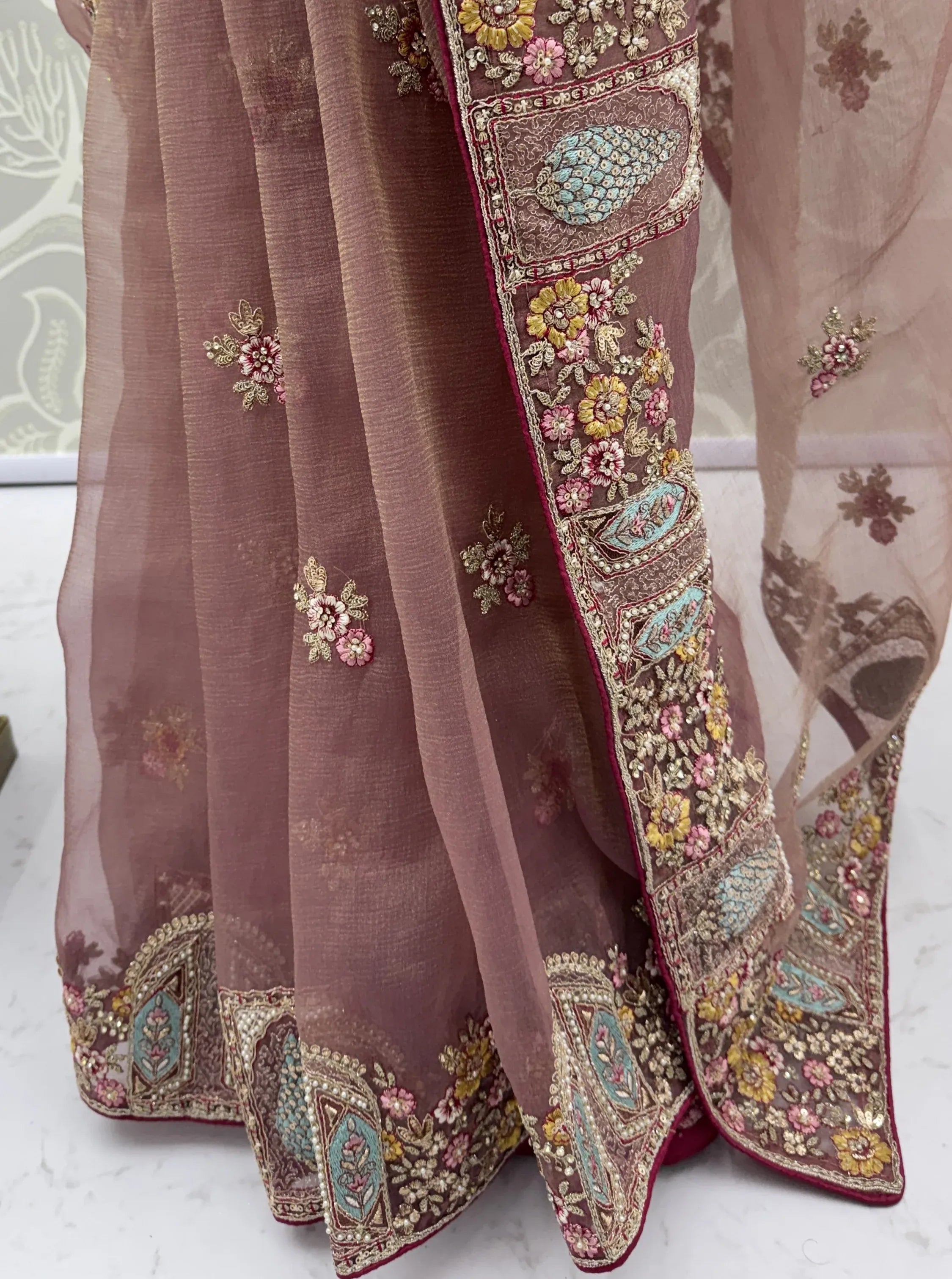 Sparkling Mauve Floral Embroidery Organza Traditional Saree With Blouse