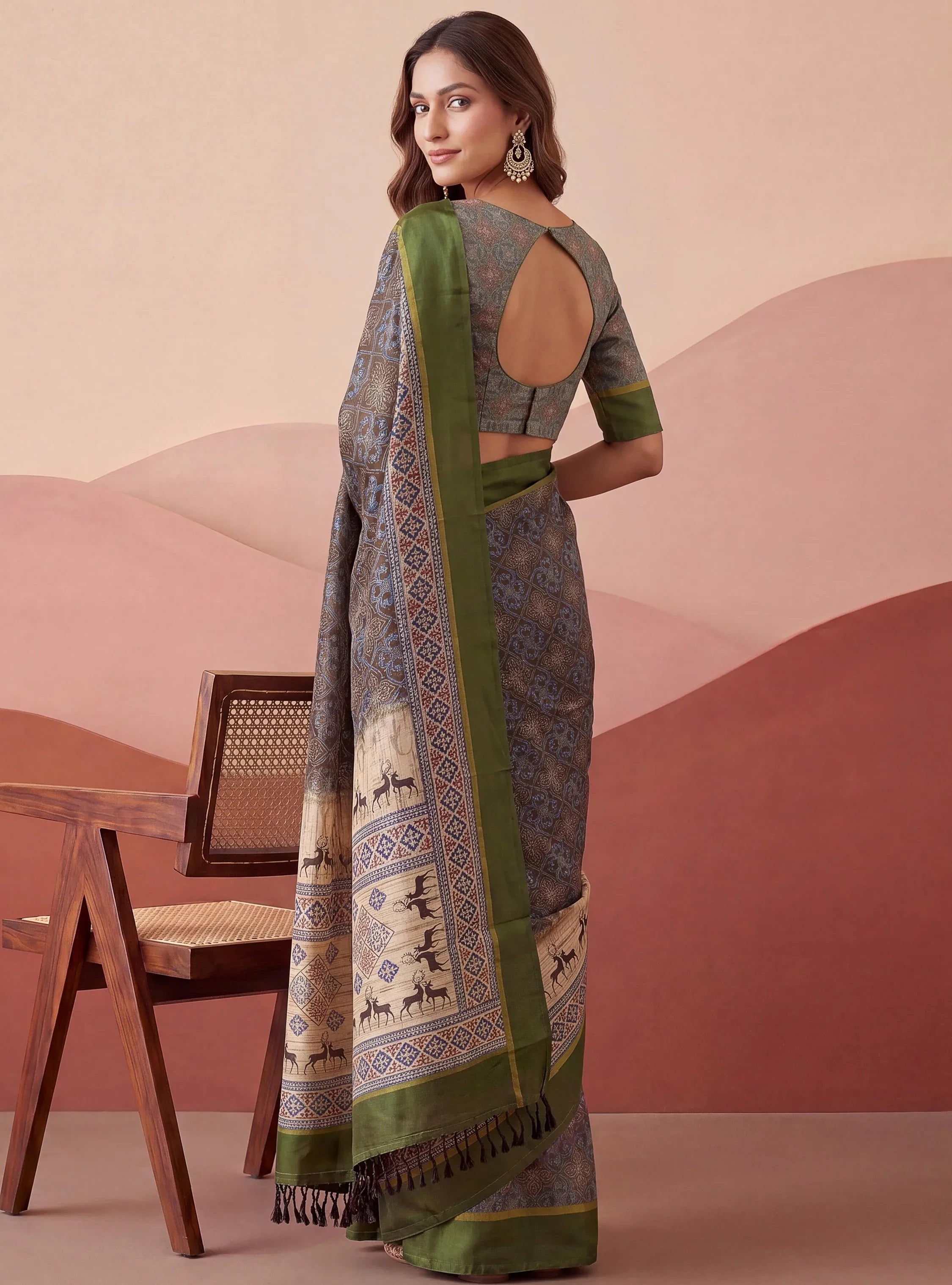 Graceful Green Digital Printed Silk Traditional Saree With Blouse