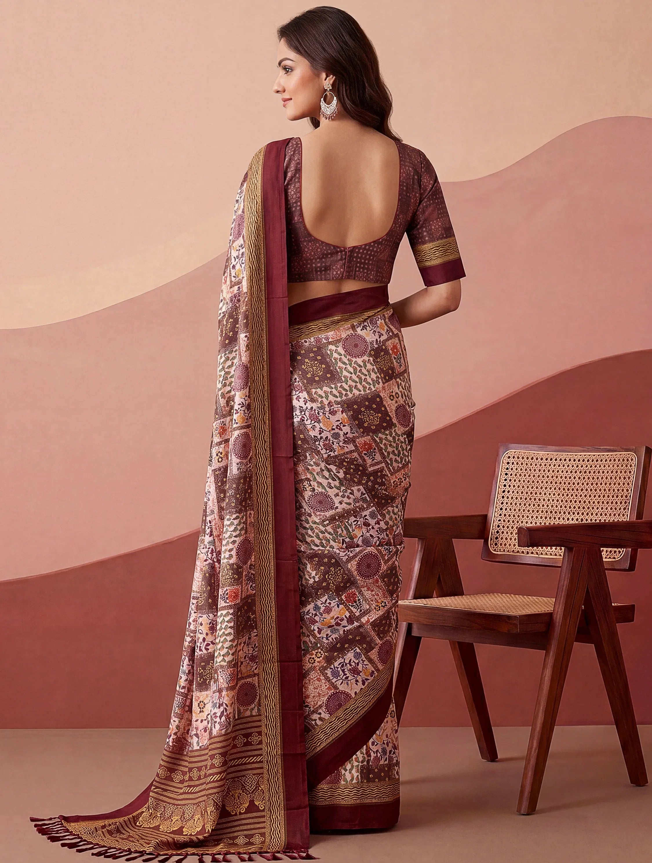 Mesmerizing Pink Floral Printed Silk Marriage Wear Saree With Blouse