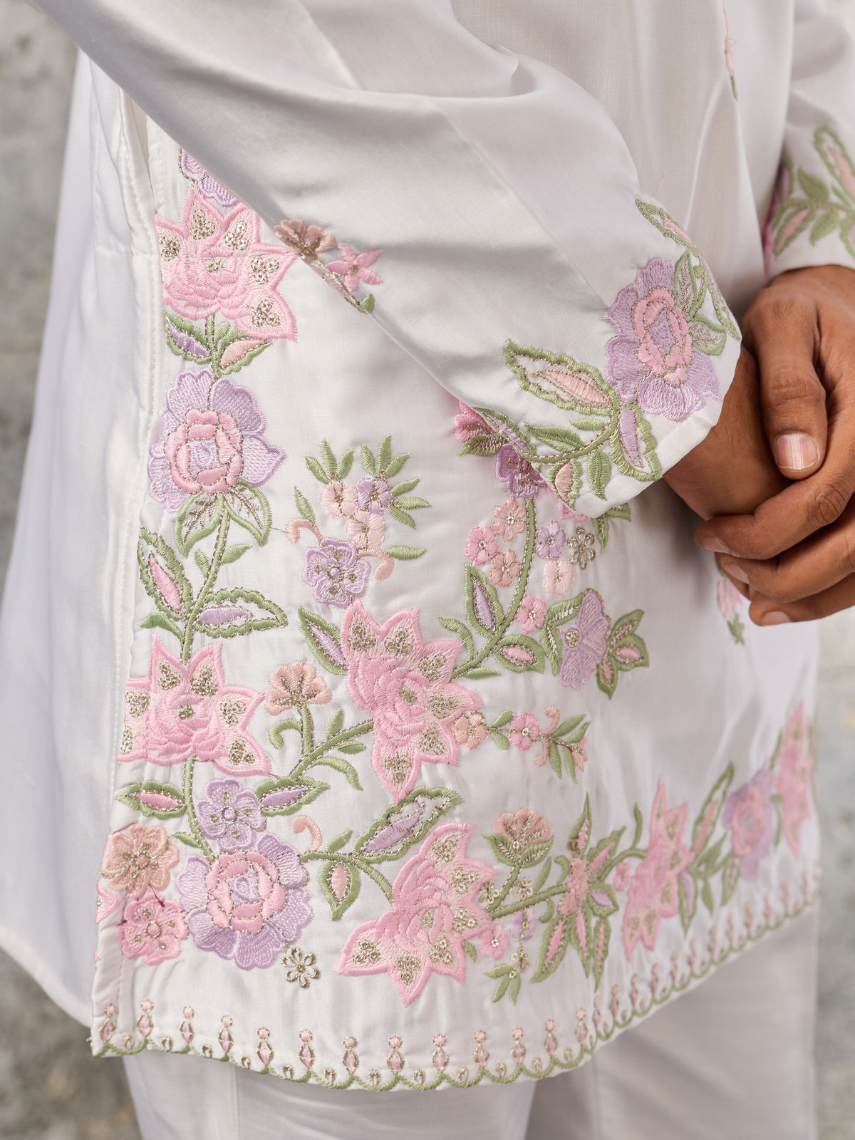 Stunning White Floral Embroidered Viscose Men's Kurta With Bottom