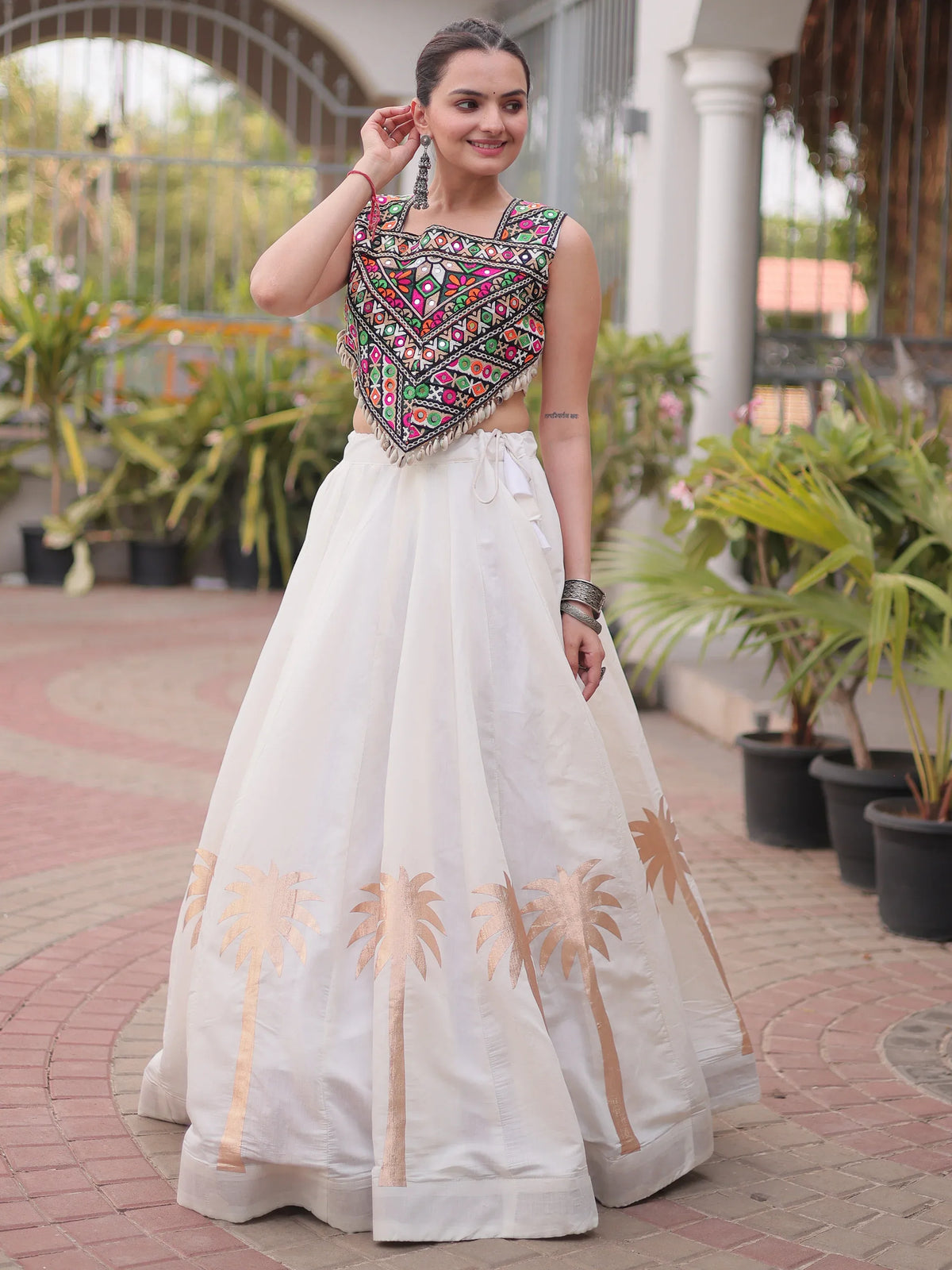 Dazzling White Silk Navratri Wear Lehenga With Gamthi Work Blouse
