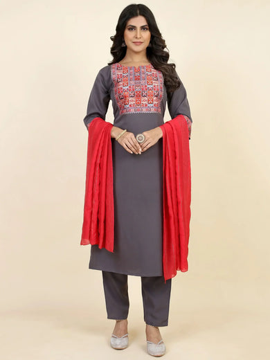 Beautiful Grey Digital Printed Crepe Traditional Pant Suit With Dupatta