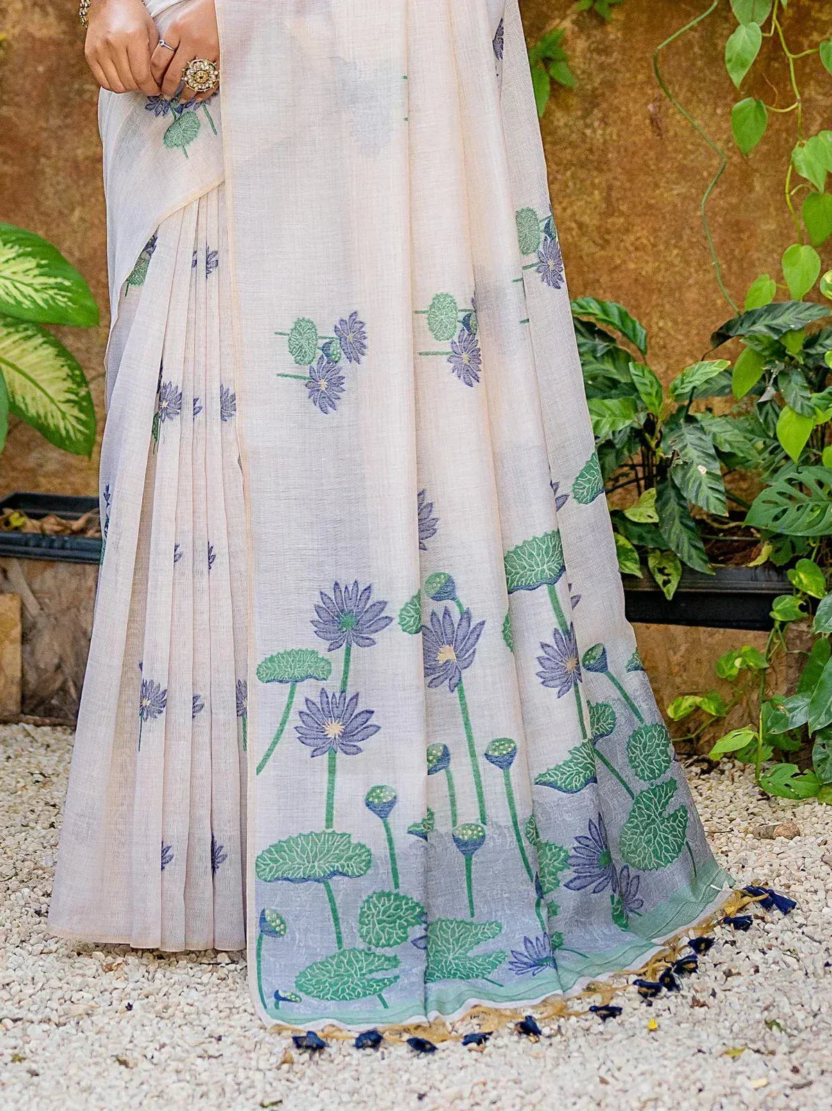 Elegant floral printed saree with lotus motifs, perfect for ethnic occasions