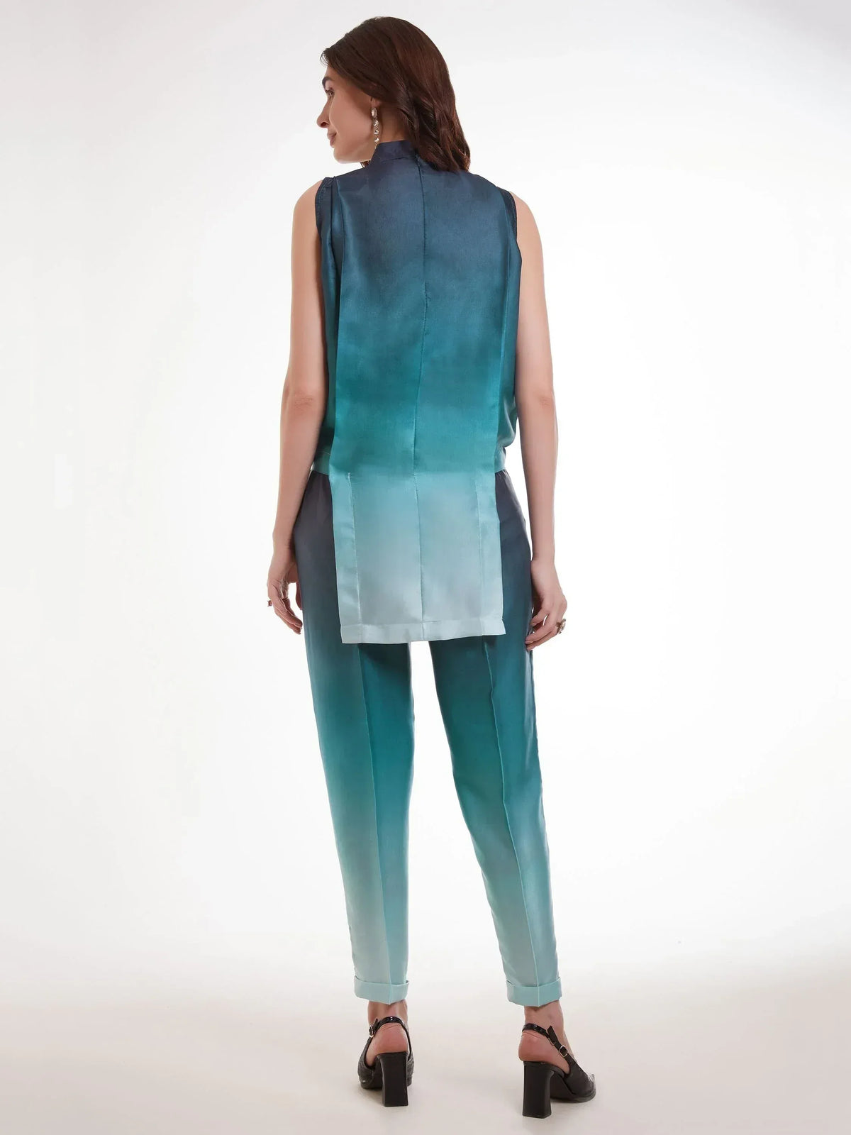 Teal ombre sleeveless kurta with matching pants, ethnic wear for women