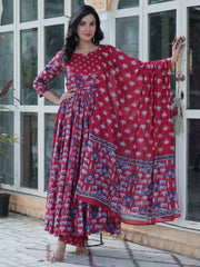 Maroon ethnic suit for festive wear