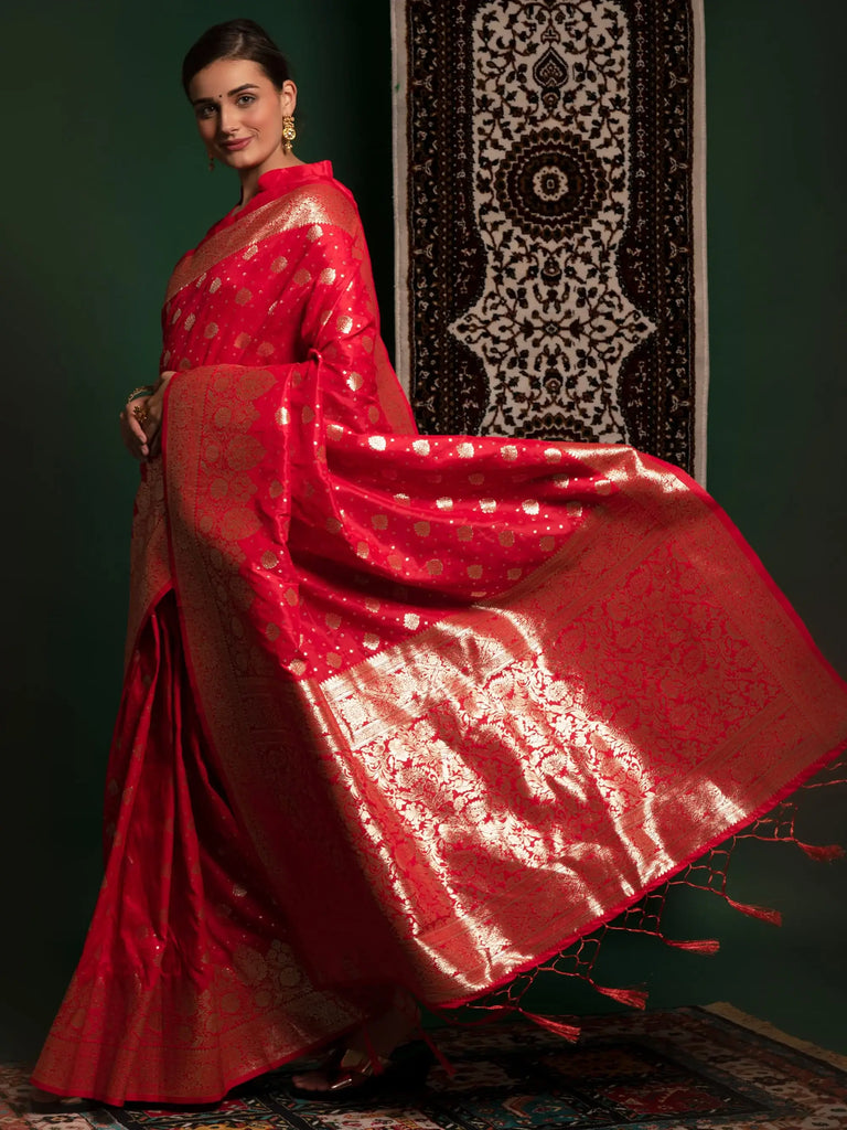 Captivating Red Zari Weaving Silk Wedding Wear Saree With Blouse