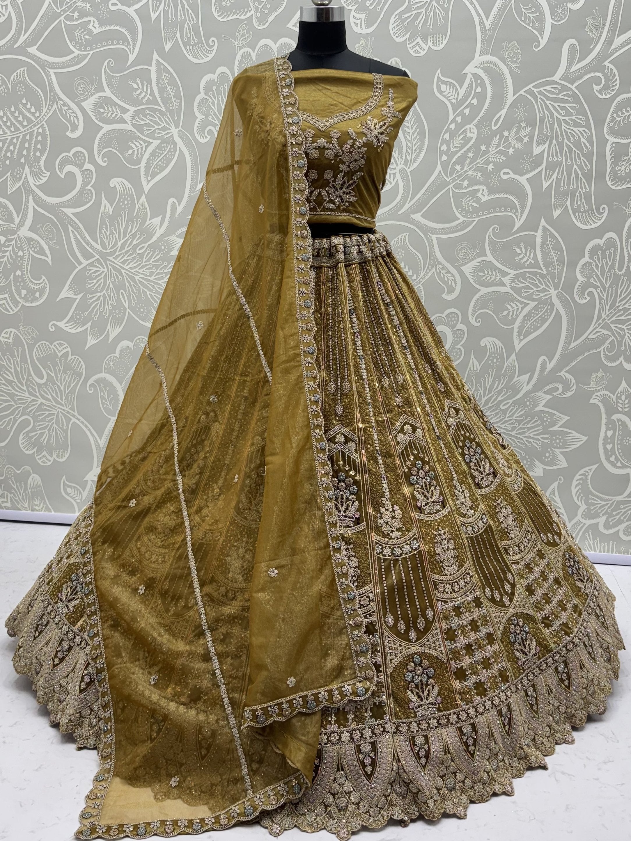 Buy Dazzling Golden Thread Work Net Lehenga Choli From Ethnic Plus