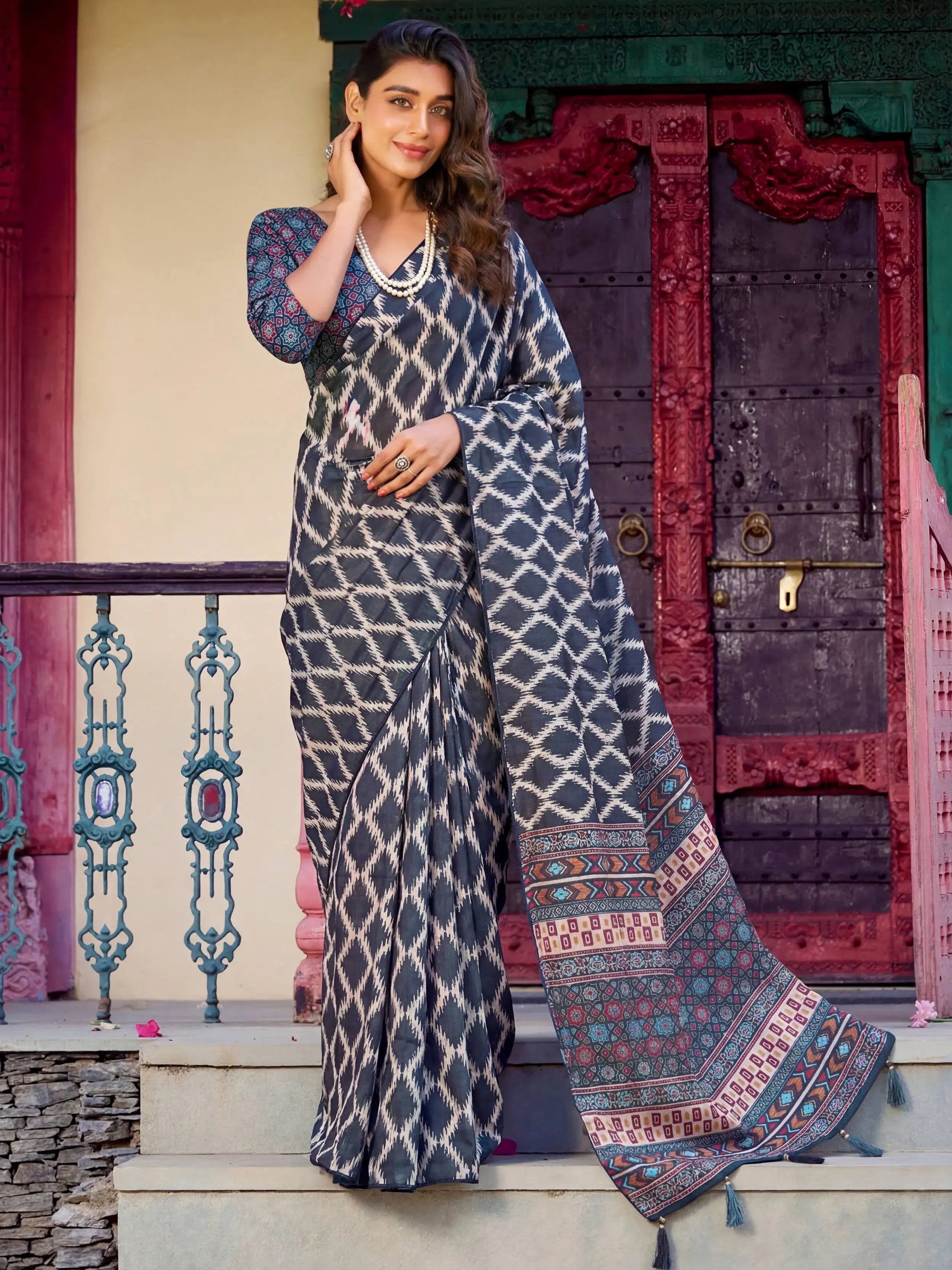 Pretty Blue Digital Printed Crepe Casual Wear Saree With Blouse 