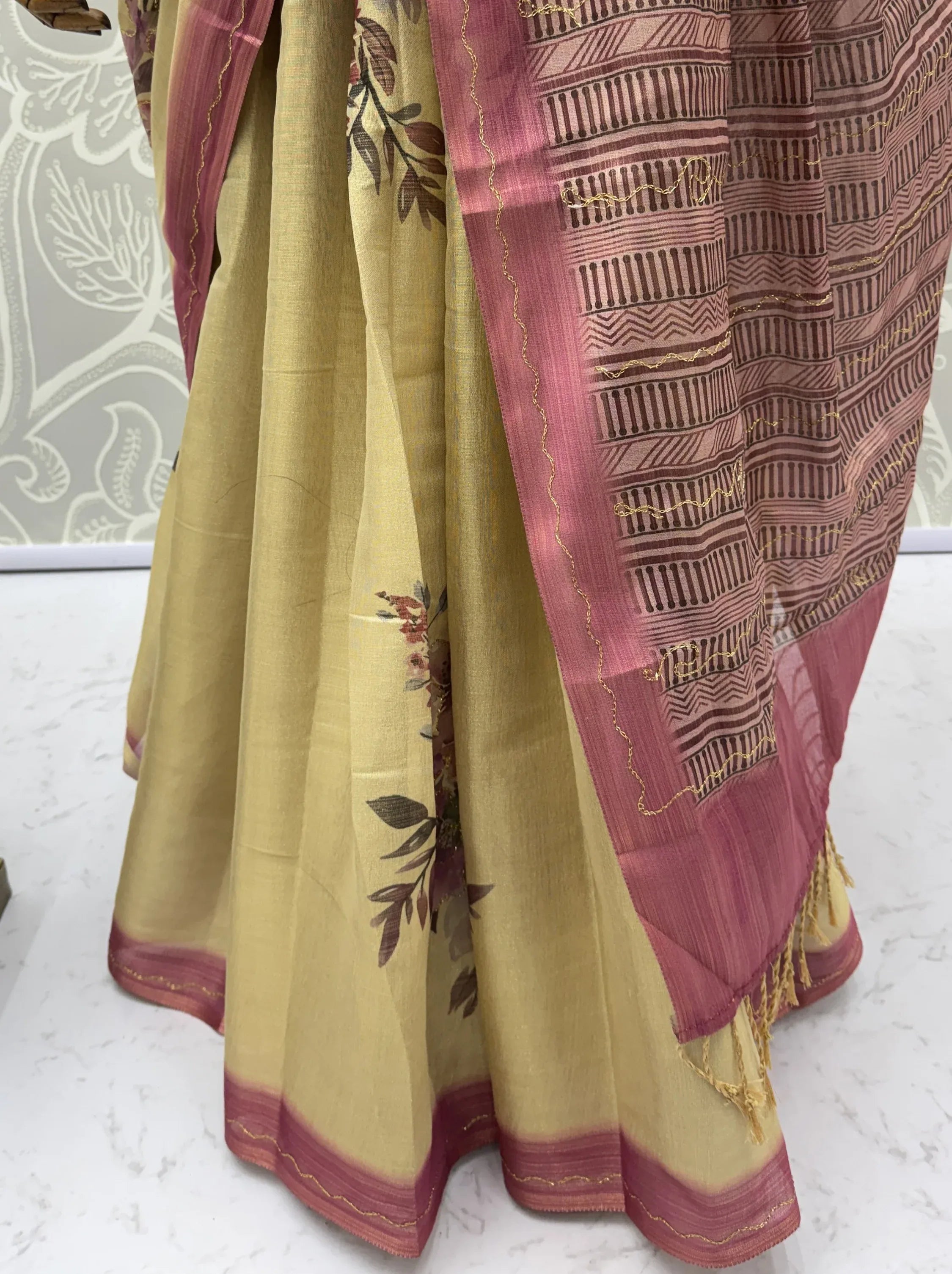 Elegant Cream Flower Printed Silk Event Wear Saree With Blouse