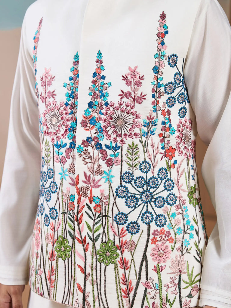 Elegant White Silk Men's Kurta And Pant With Thread Work Jacket