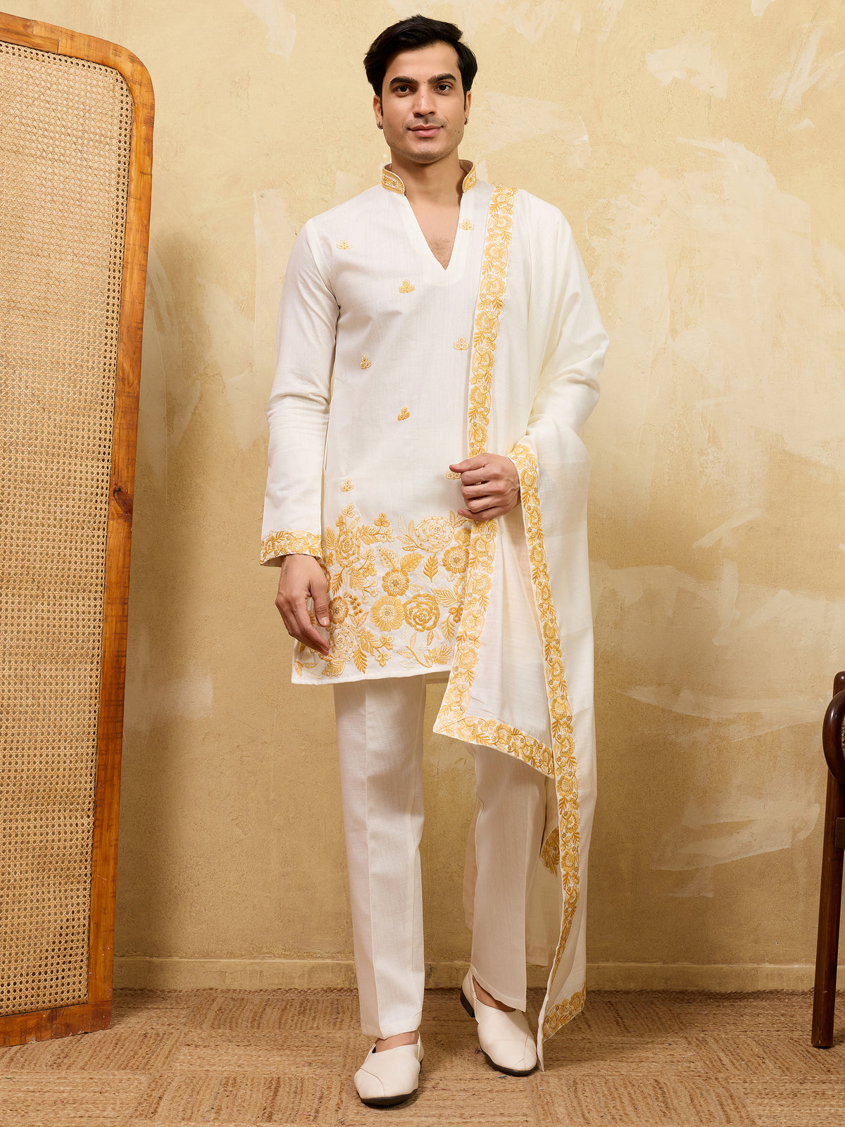 Superb White Thread Work Viscose Silk Traditional Men's Kurta With Dupatta