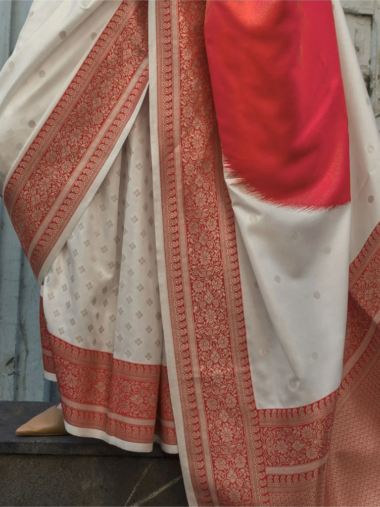 Beautiful Beige Handloom Weaving Silk Wedding Wear Saree With Blouse
