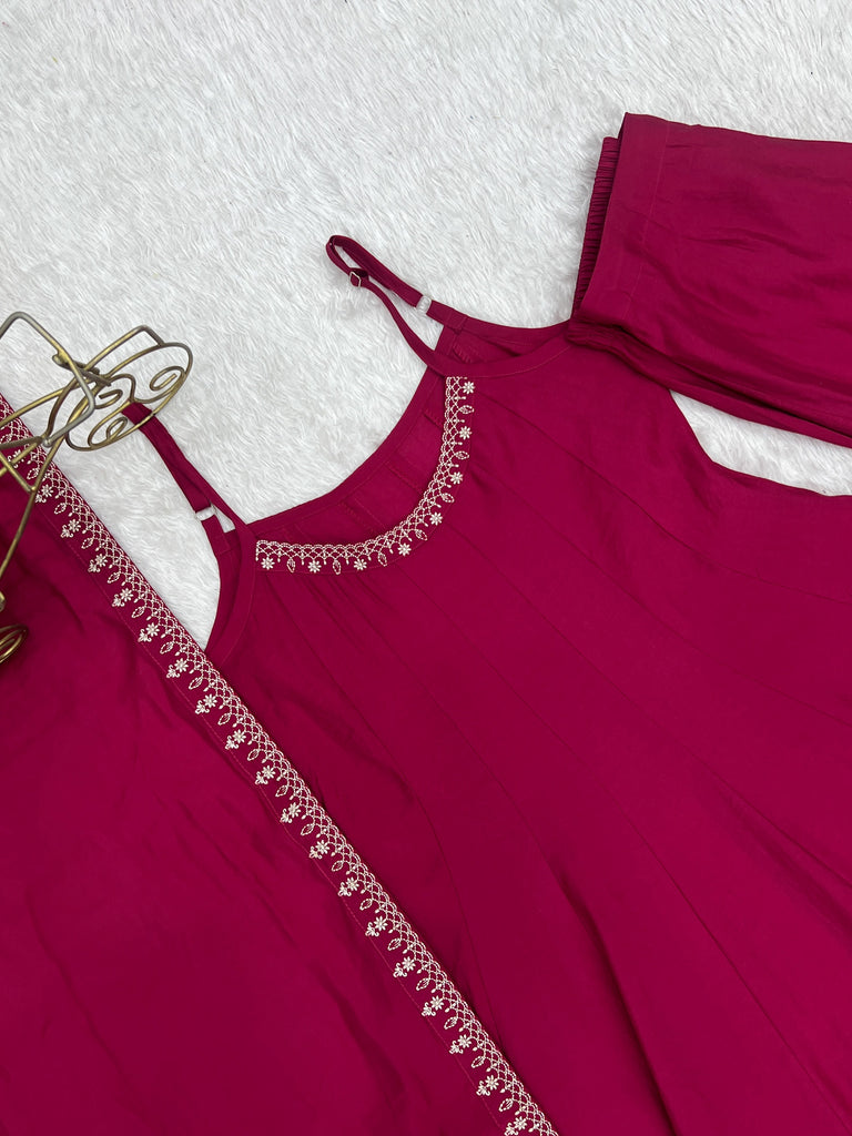 Lovely Pink Lace Border Chanderi Wedding Wear Anarkali Suit With Dupatta