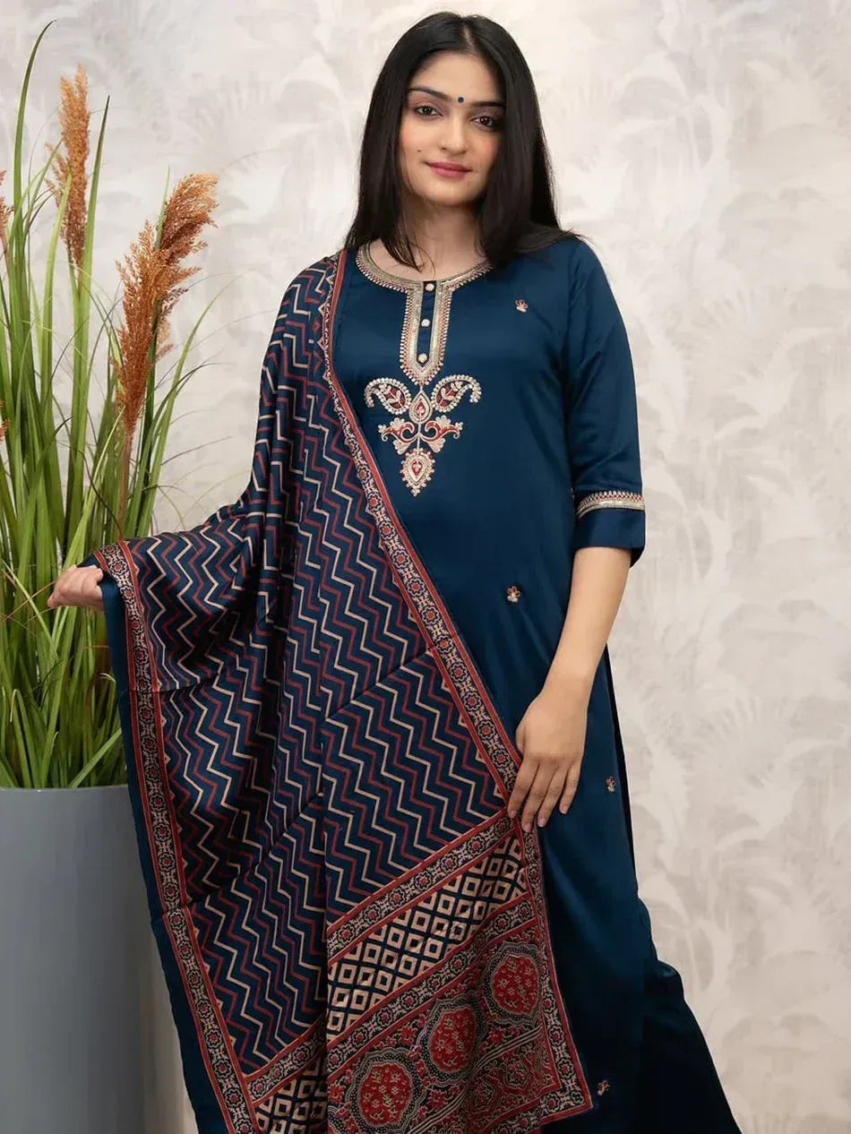 Navy blue embroidered kurti with printed dupatta, Indian ethnic wear for women