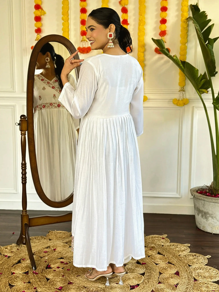 Mesmerizing Off-White Floral Embroidered Viscose Pant Suit
