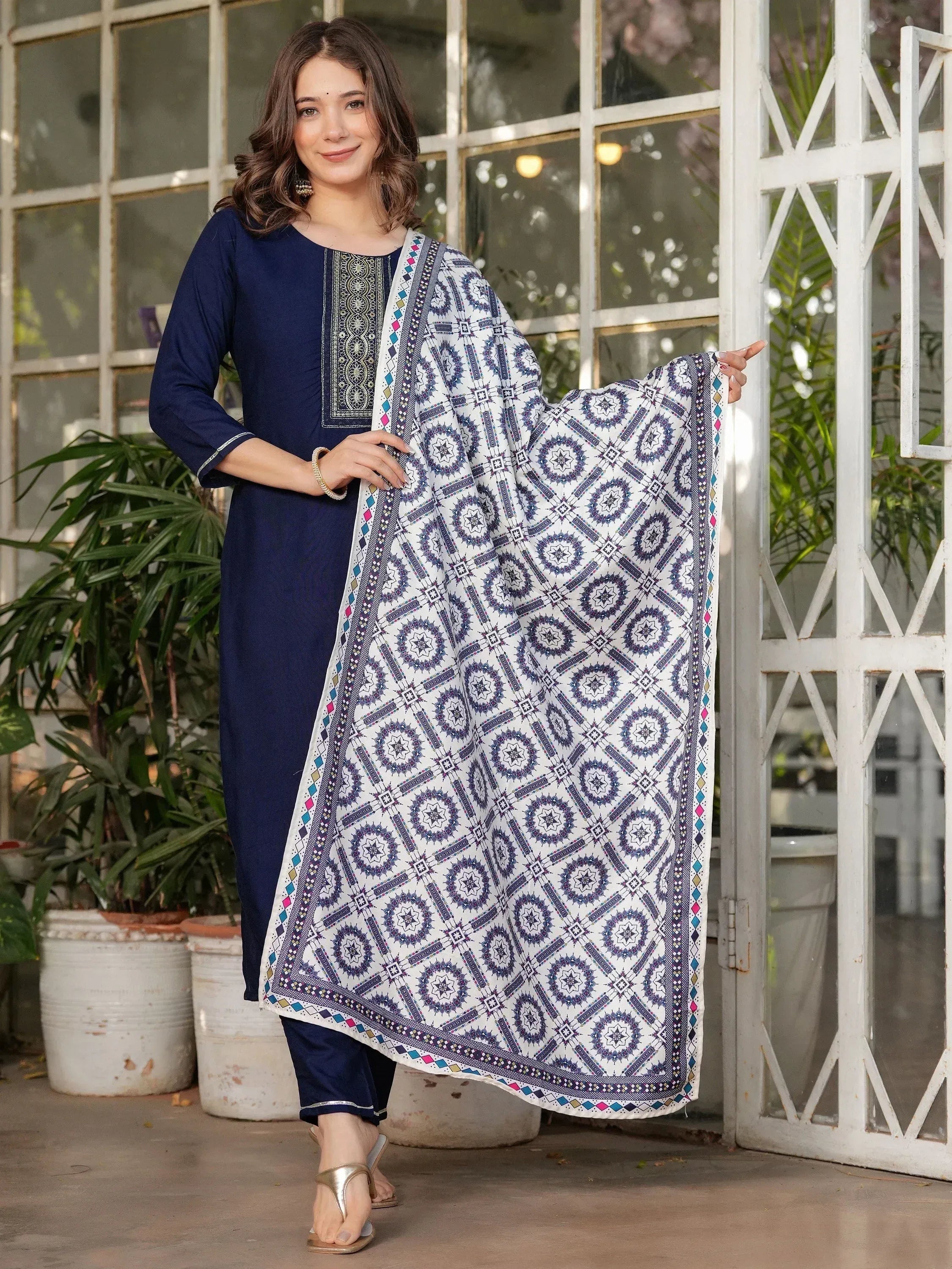 Navy blue embroidered kurta with printed dupatta, Indian ethnic wear for women