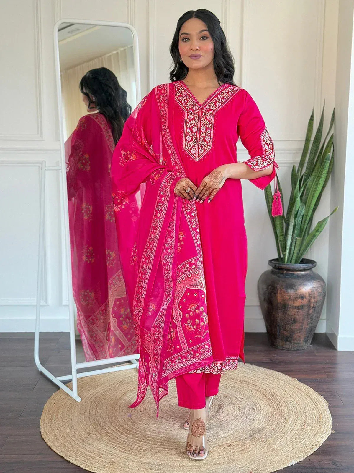 Pink embroidered kurta with matching dupatta and pants, Indian ethnic wear for women