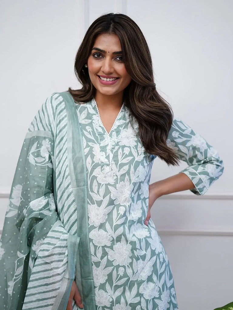 Amazing Green And White Floral Printed Cotton Daily Wear Salwar Suit