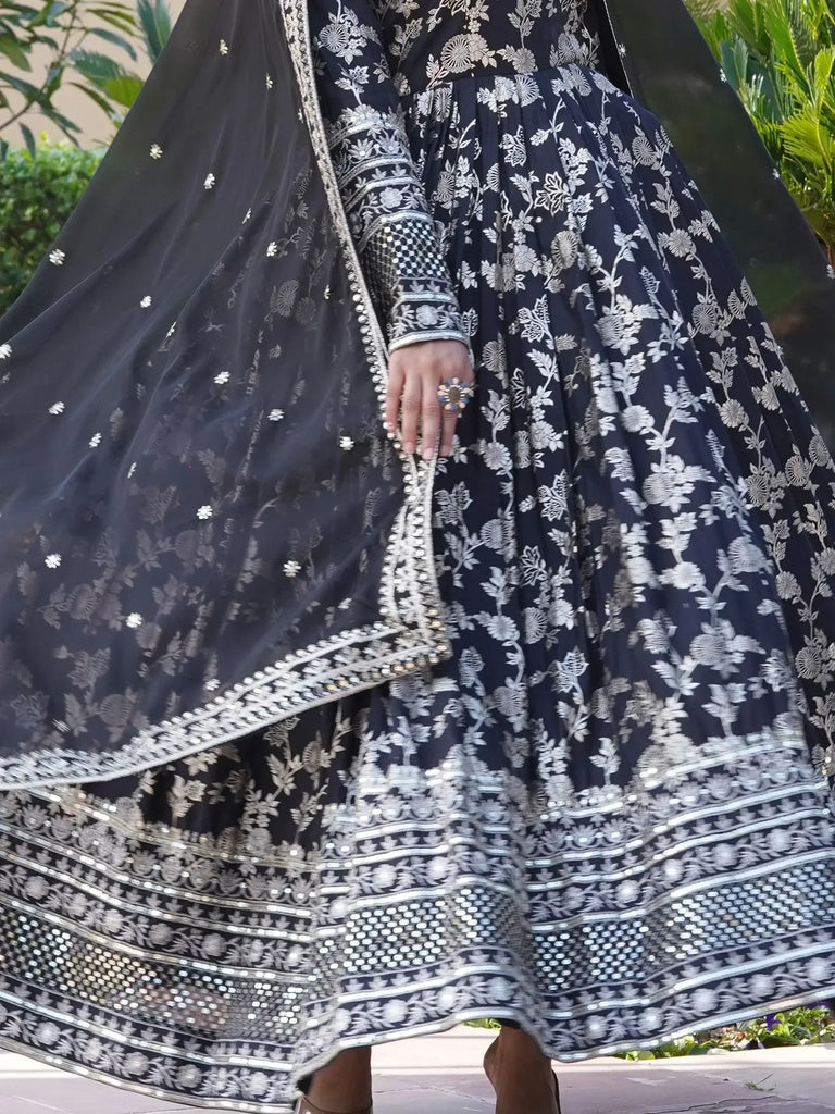 Lovable Black Embroidered Jacquard Reception Wear Gown With Dupatta