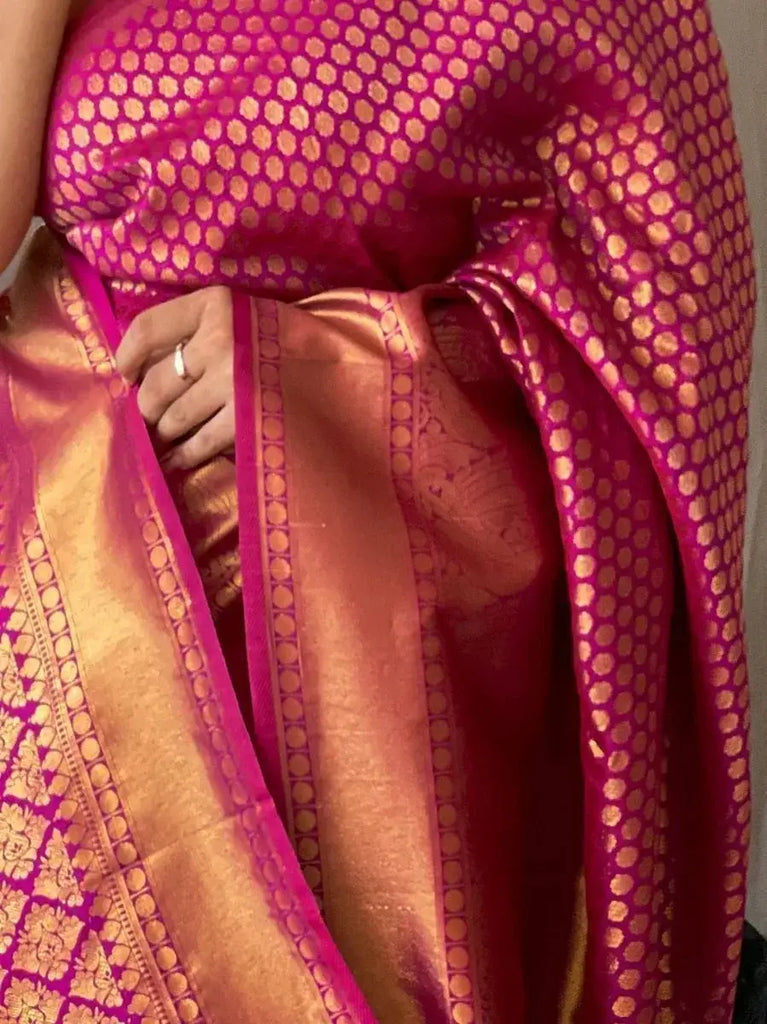 Erotic Magenta Jacquard Kanjeevaram Silk Wedding Saree With Blouse