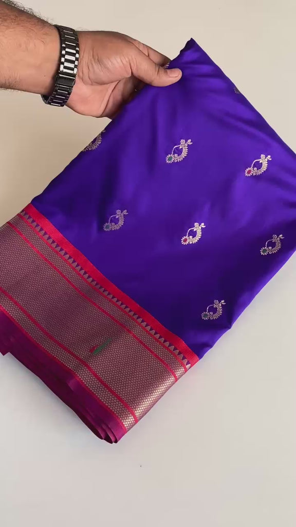 Delicate Purple Floral Weaving Paithani Silk Saree With Blouse