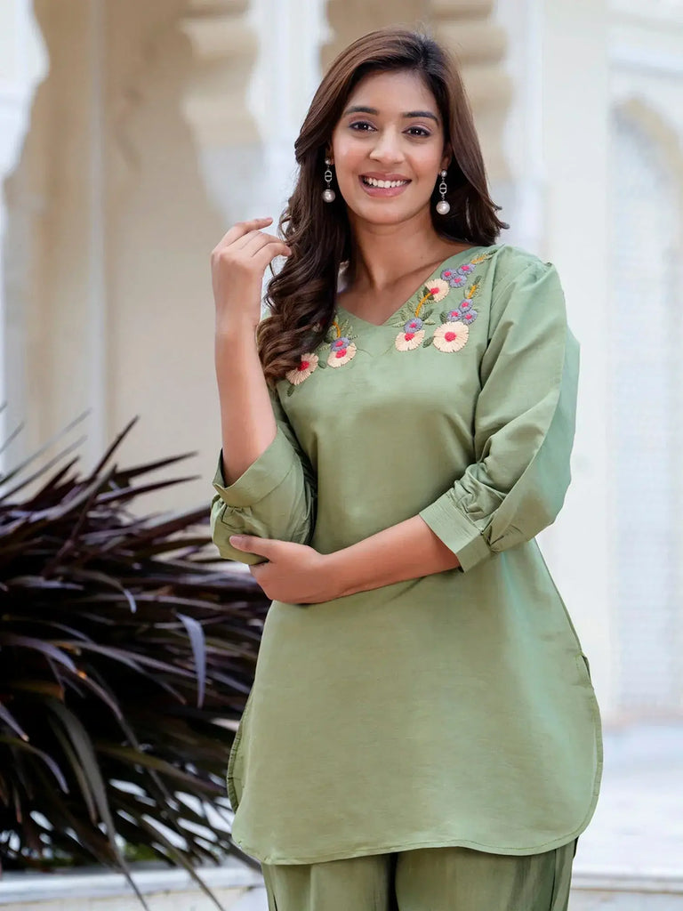 Regal Pista Green Hand Embroidered Silk Blend Co - ord Set - Ethnic Plus In