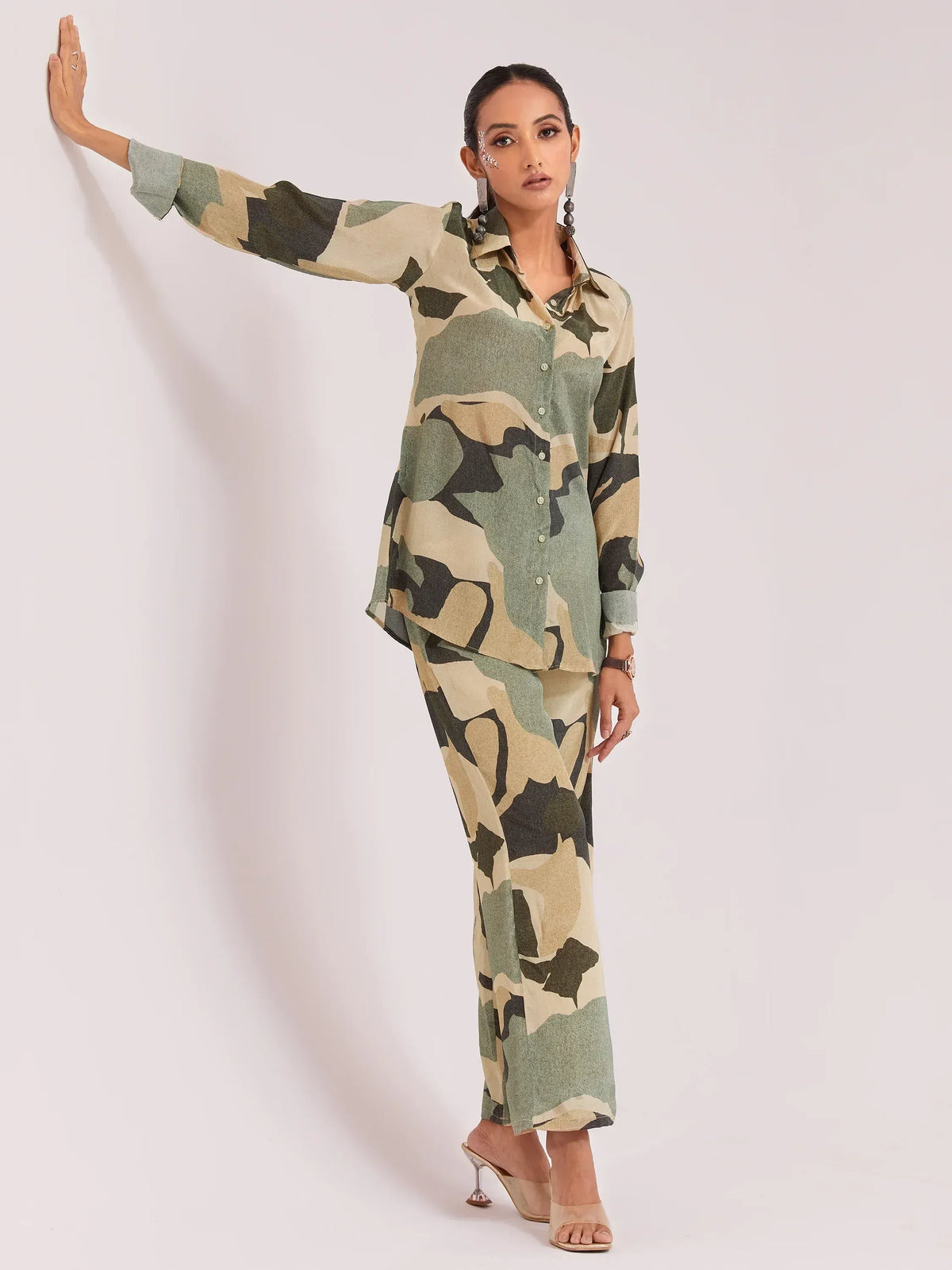 Camouflage print ethnic shirt and pants set for women, stylish salwar kameez alternative