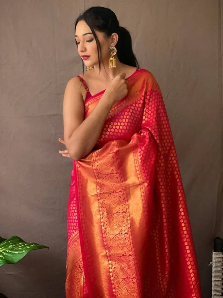 Dazzling Rose Pink Jacquard Kanjeevaram Silk Wedding Saree With Blouse