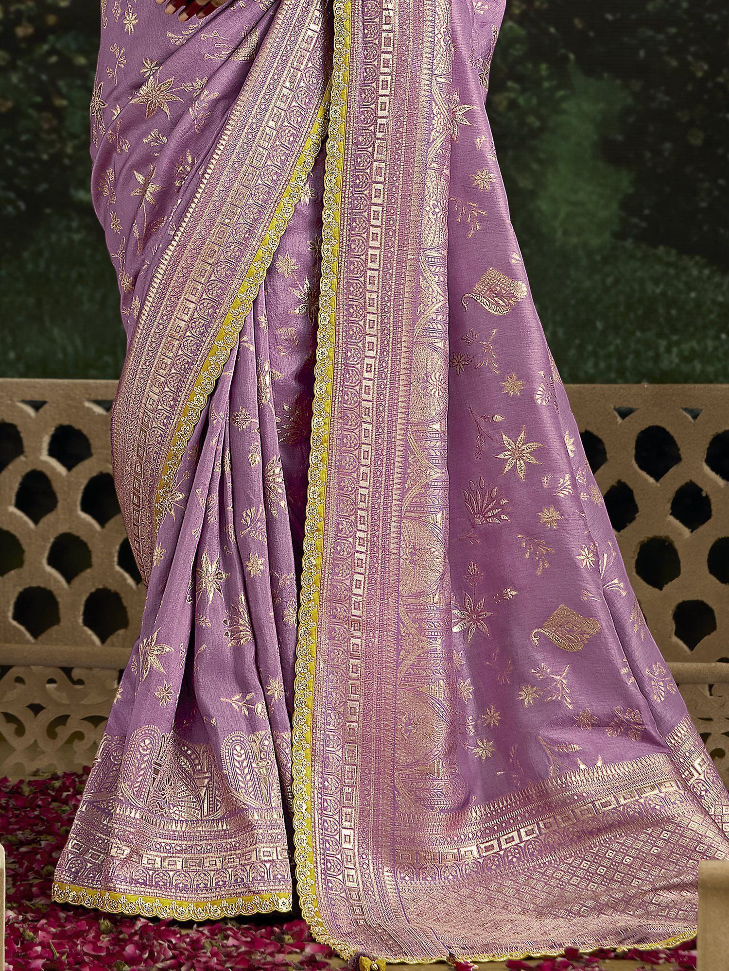 Captivating Light Purple Zari Weaving Silk Saree With Blouse