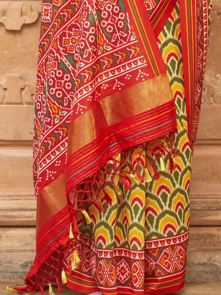 Captivating Yellow Patola Printed Silk Traditional Saree With Blouse