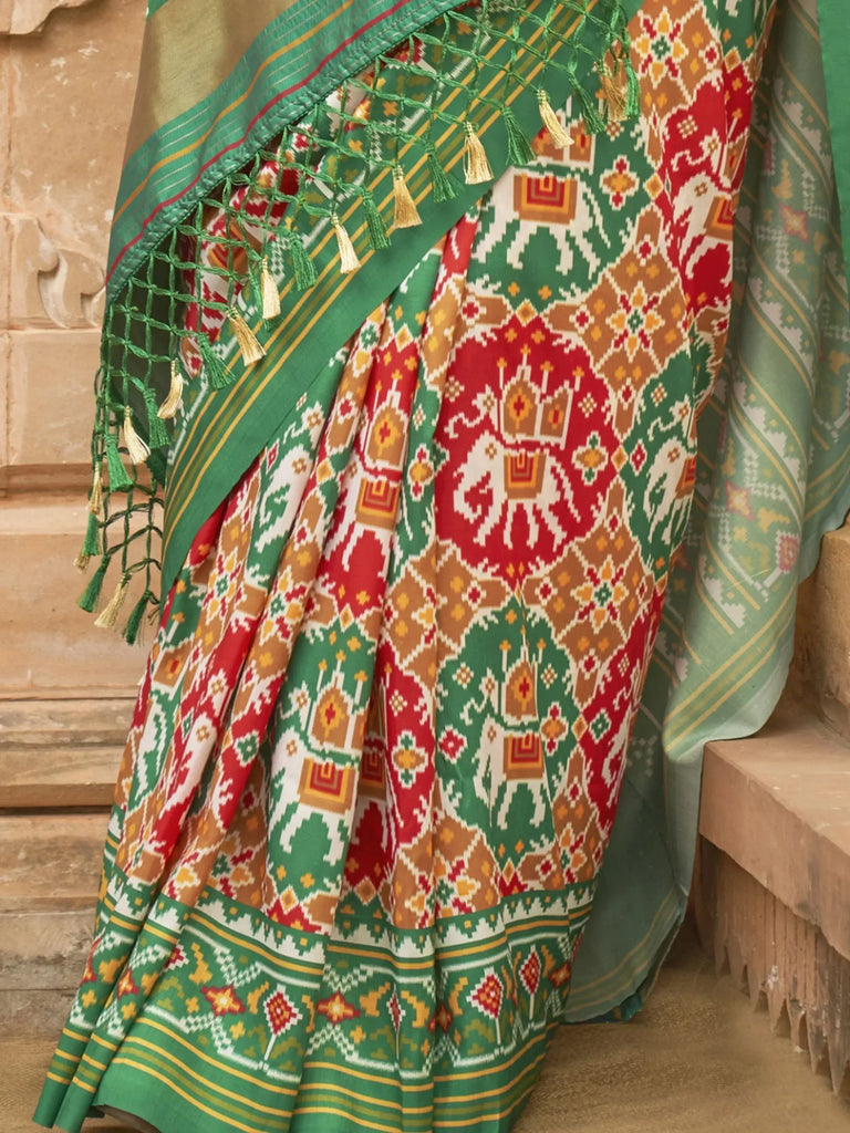 Stunning Green Patola Printed Silk Traditional Saree With Blouse