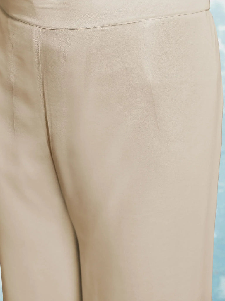 Dazzling Off-White Digital Printed Georgette Traditional Salwar Suit