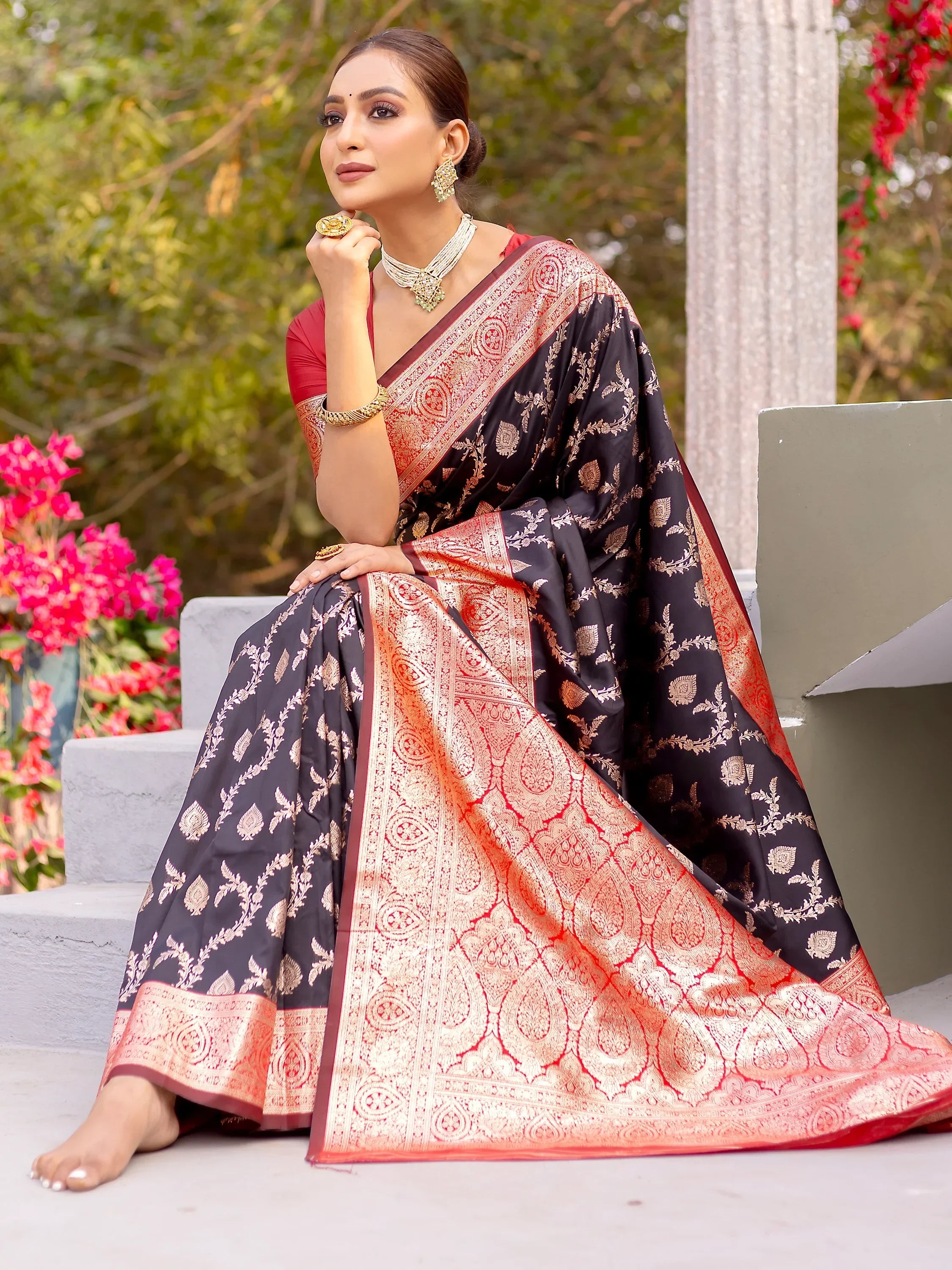 Astonishing Black Zari Weaving Banarasi Silk Saree With Blouse