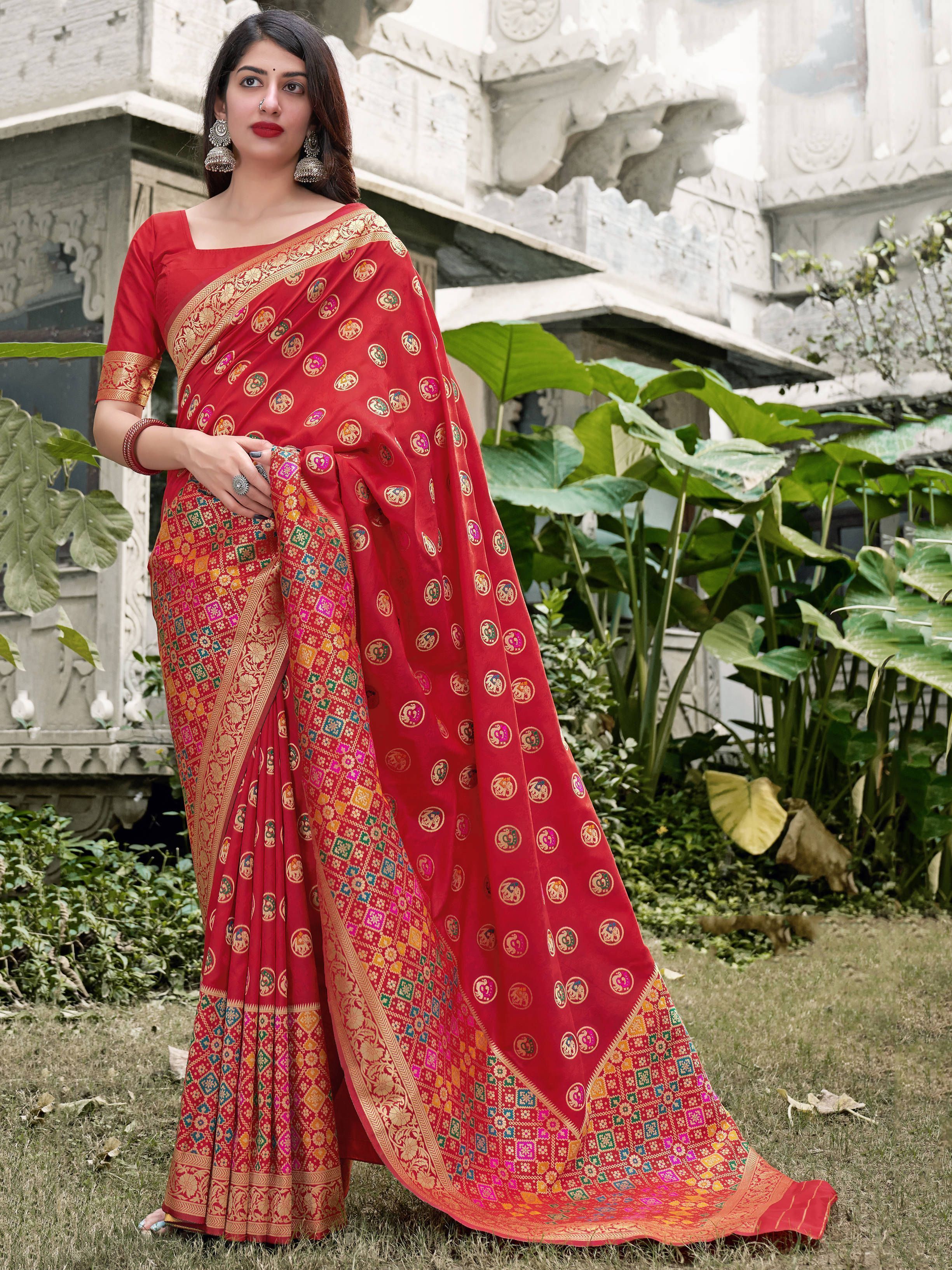 Red Weaving Banarasi Silk Wedding Wear Saree