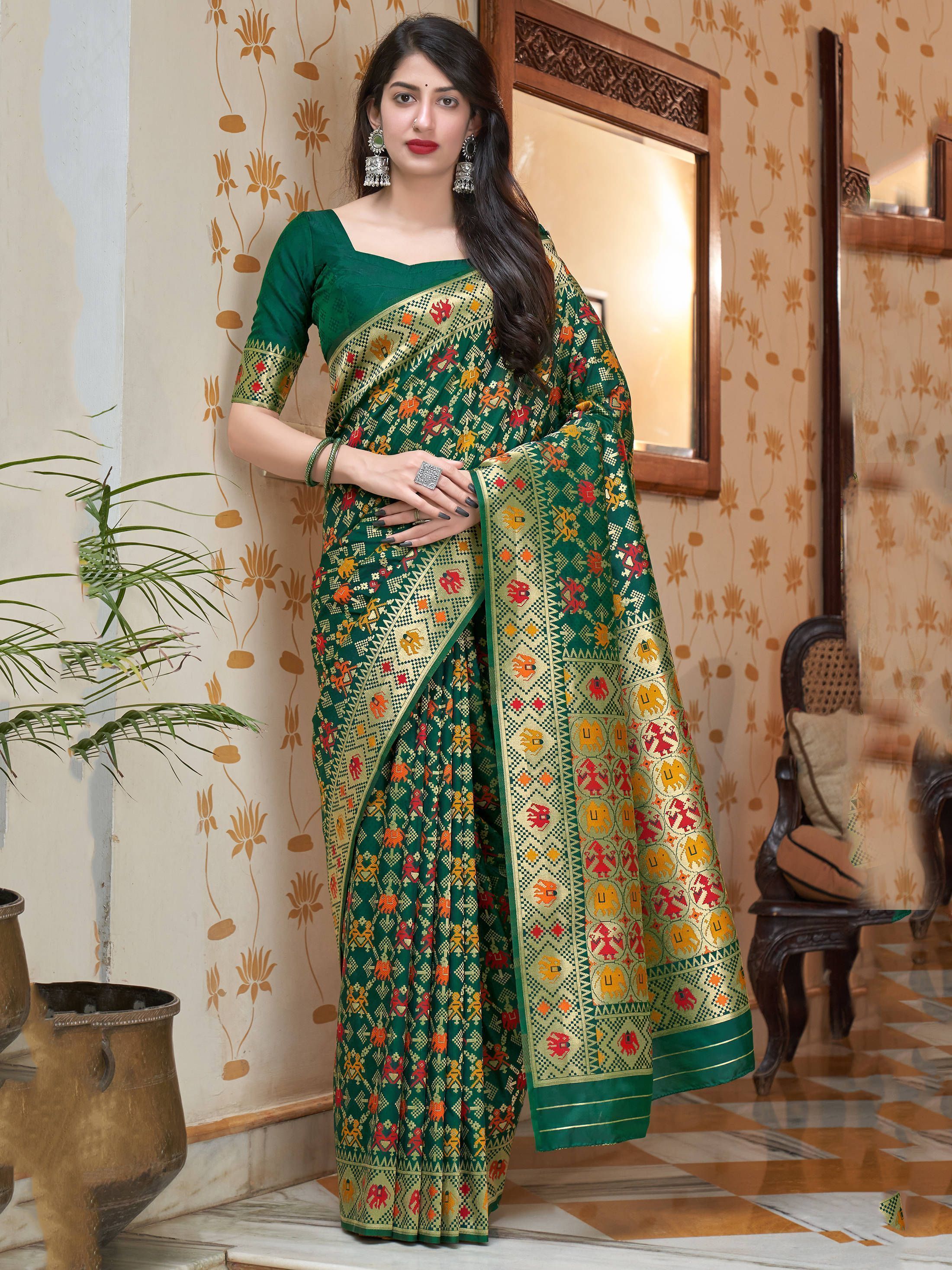 Dark Green Weaving Banarasi Silk Wedding Wear Saree