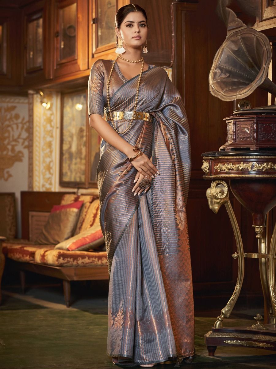Get the Bollywood sarees to glam up your overall look